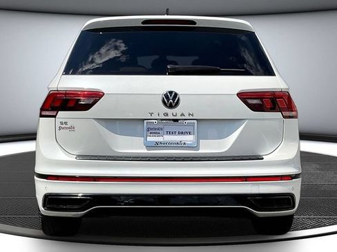 Used 2024 Volkswagen Tiguan SE R-Line FWD image 6