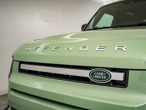 Used 2023 Land Rover Defender 110 75th Limited Edition AWD/4WD image 12