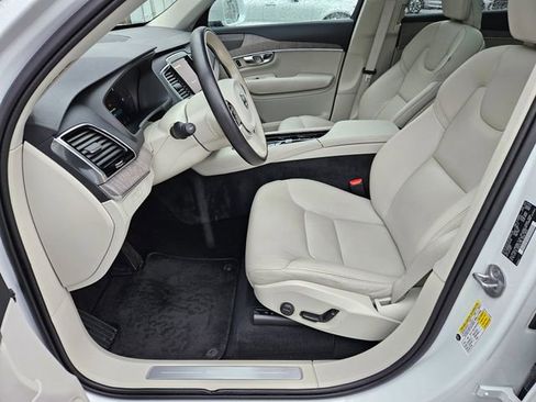 Certified 2023 Volvo XC90 T8 Plus w/ Protection Package Premier image 14