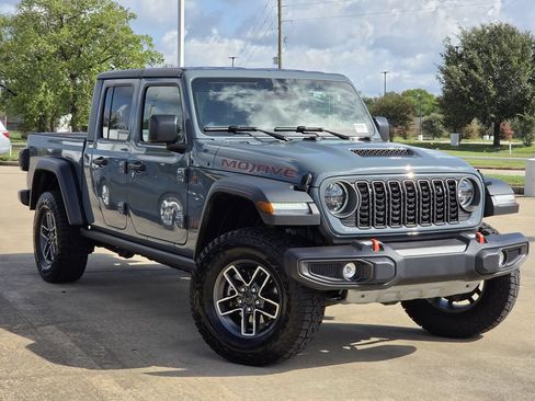 Used 2026 Jeep Gladiator Mojave AWD/4WD image 2
