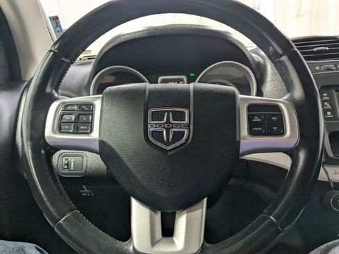 Used 2019 Dodge Journey SE w/ Connectivity Group FWD image 13