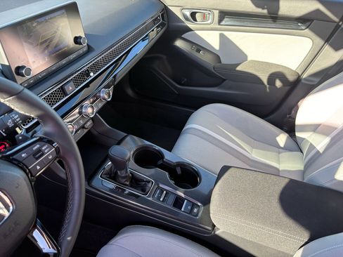 Certified 2025 Honda Civic Sport image 16