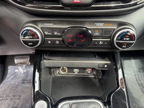 Certified 2022 Kia Soul GT-Line FWD image 19