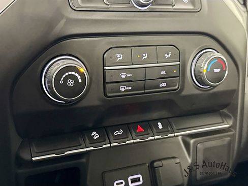 Used 2021 Chevrolet Silverado 1500 Custom Trail Boss AWD/4WD image 19