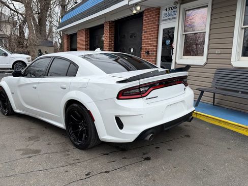 Used 2019 Dodge Charger Scat Pack image 3