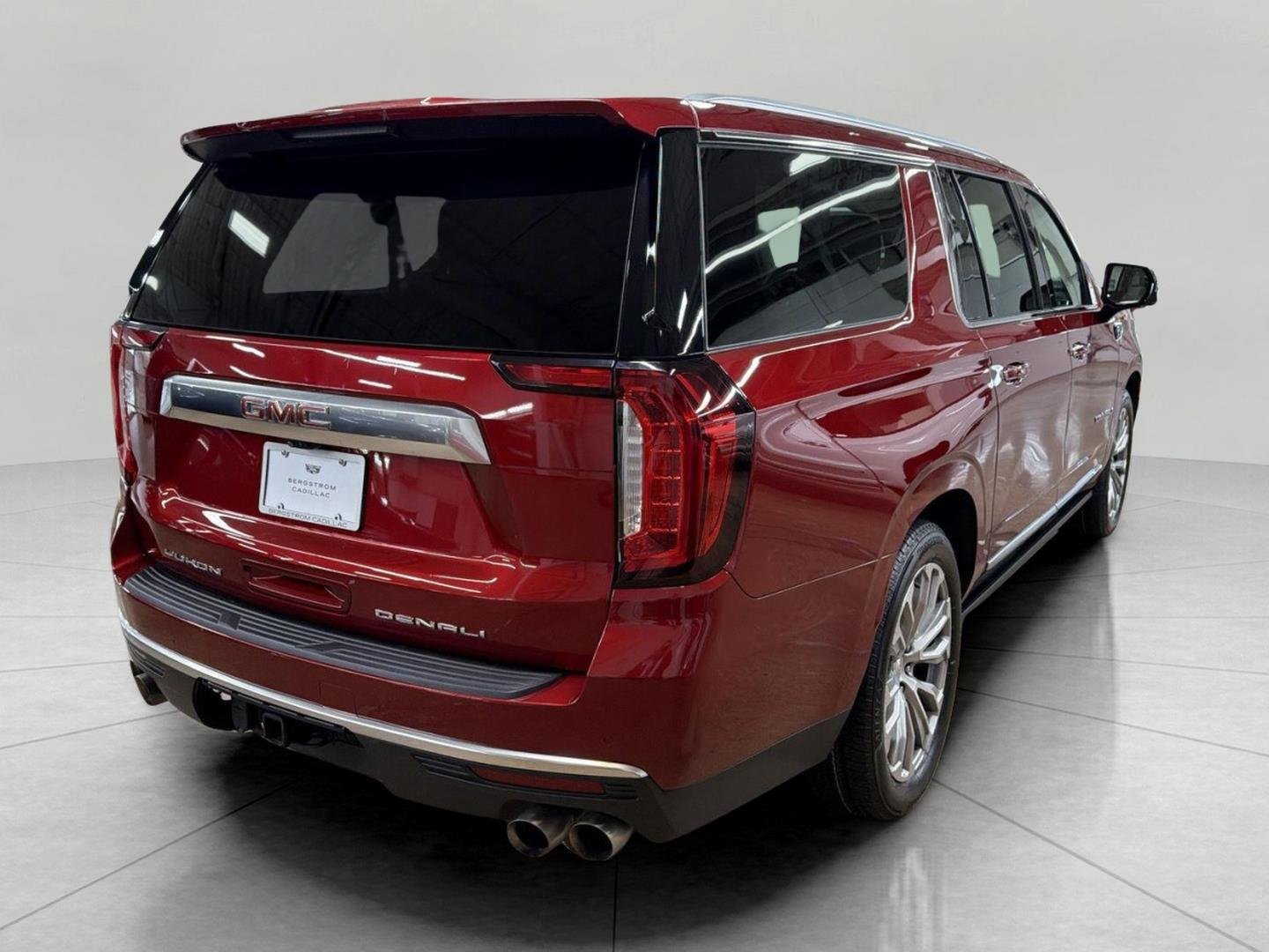Used 2021 GMC Yukon XL Denali w/ Denali Premium Package AWD/4WD image 47