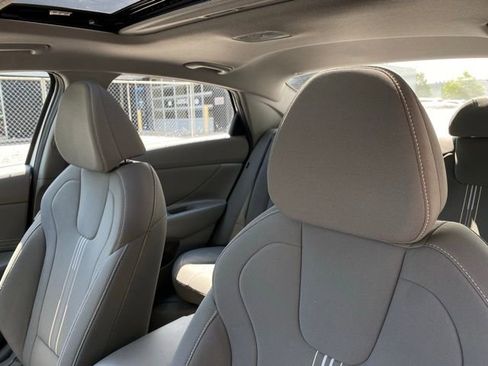 New 2025 Hyundai Elantra SEL FWD image 25