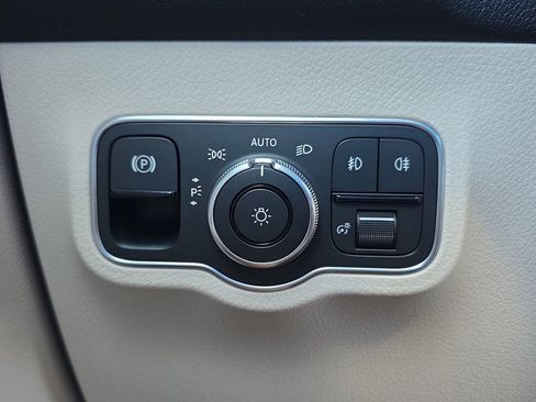 New 2026 Mercedes-Benz GLB 250 4MATIC image 26