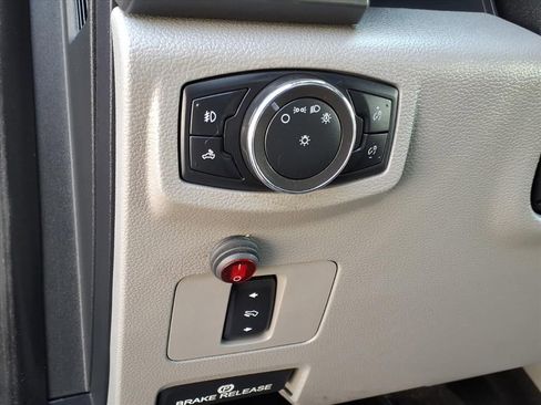 Used 2019 Ford F250 XLT w/ XLT Value Package image 19