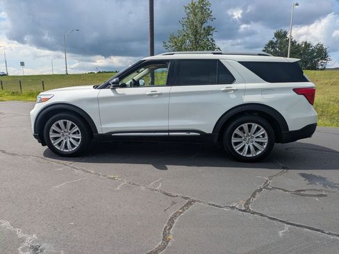 Used 2023 Ford Explorer Limited w/ Limited Technology Package RWD image 7