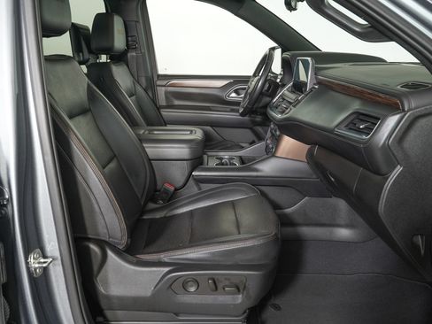 Used 2021 Chevrolet Suburban High Country AWD/4WD image 8