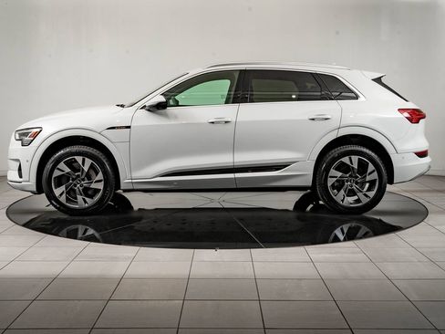 Used 2022 Audi e-tron Premium Plus w/ Premium Plus Package AWD/4WD image 5