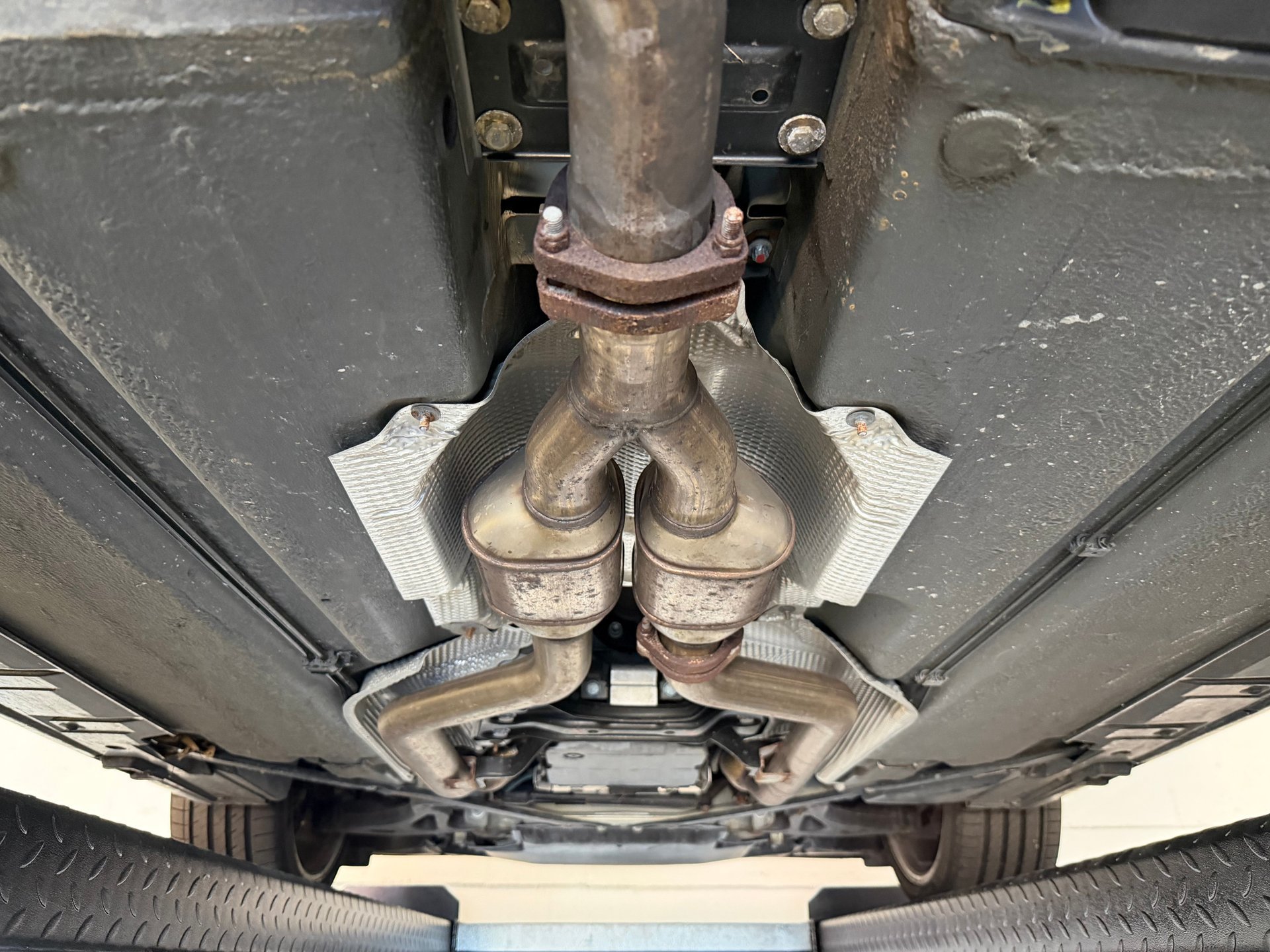 Used 2005 Chrysler Crossfire Limited RWD image 82