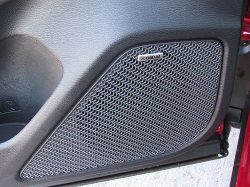 New 2025 Mitsubishi Outlander SE image 12