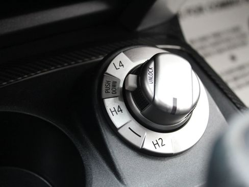 Used 2015 Toyota 4Runner SR5 image 32