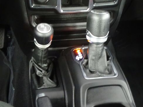 Used 2021 Jeep Wrangler Unlimited Sport image 33