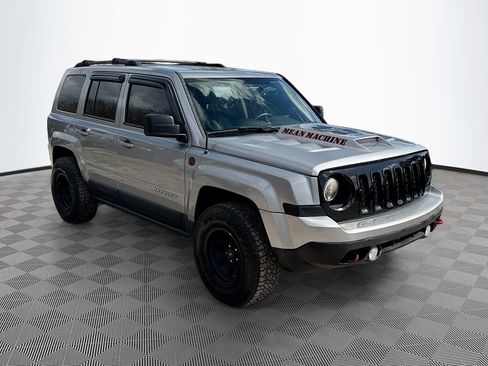 Used 2017 Jeep Patriot Latitude AWD/4WD image 4