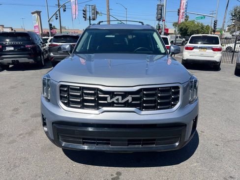 Used 2025 Kia Telluride S AWD/4WD image 3