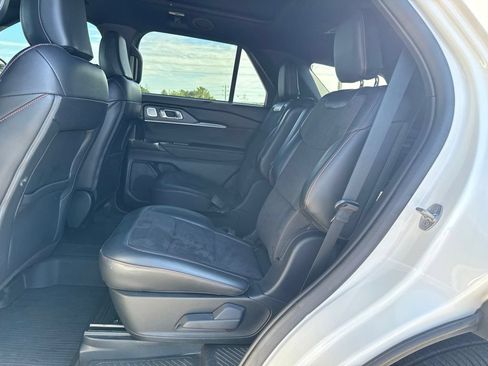 Used 2025 Ford Explorer ST w/ Sun And Sound Package RWD image 9