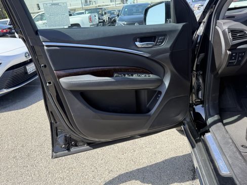 Used 2018 Acura MDX SH-AWD image 16