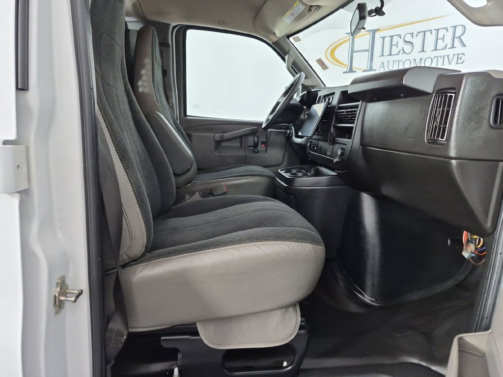 Used 2022 GMC Savana 2500 w/ Driver Convenience Package RWD image 30