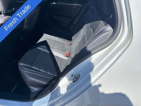 Used 2017 Volkswagen Golf R 4-Door image 9