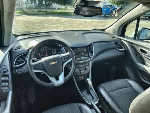 Used 2018 Chevrolet Trax LT w/ LT Convenience Package FWD image 10