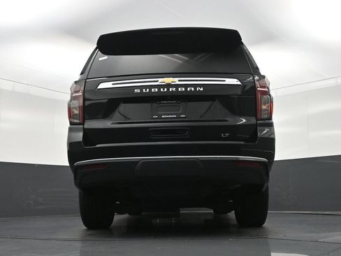 Used 2023 Chevrolet Suburban LT RWD image 27