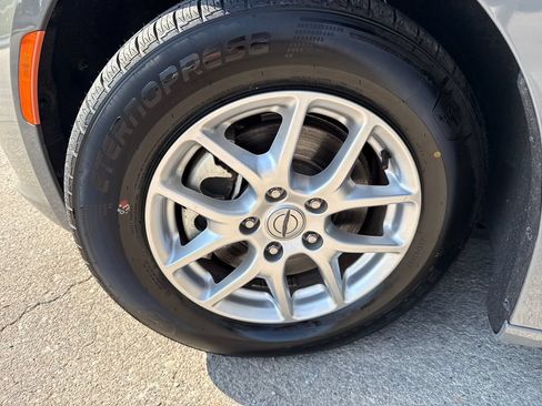 Used 2023 Chrysler Pacifica Touring-L FWD image 27