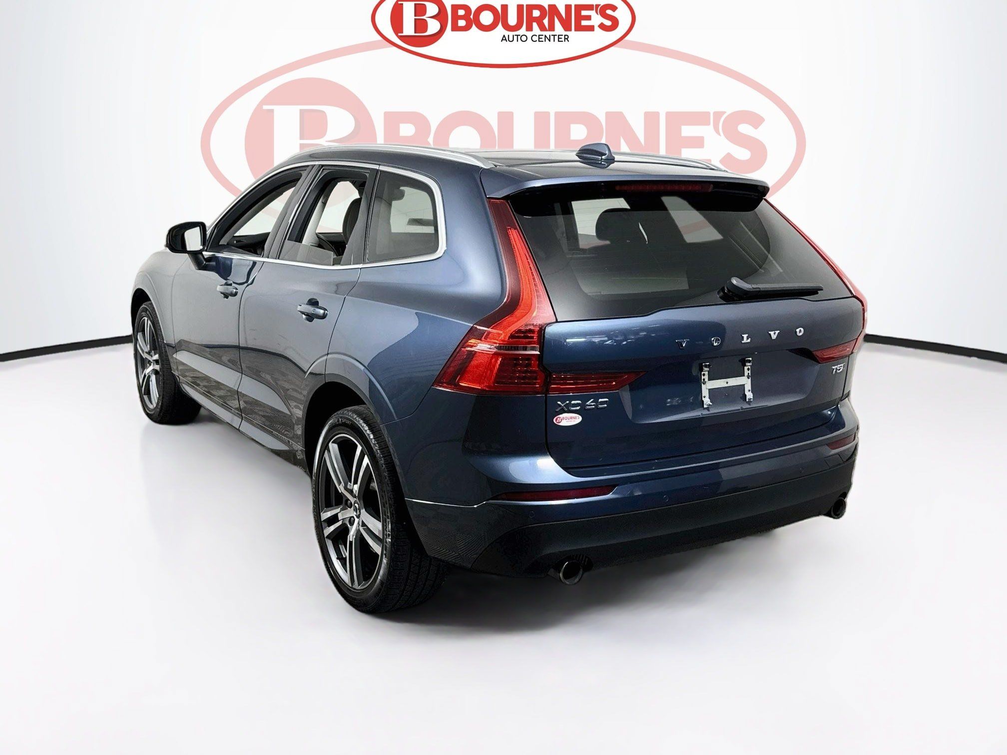 Used 2021 Volvo XC60 T5 Momentum AWD/4WD image 9