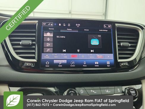 Certified 2024 Chrysler Pacifica Touring-L FWD image 23