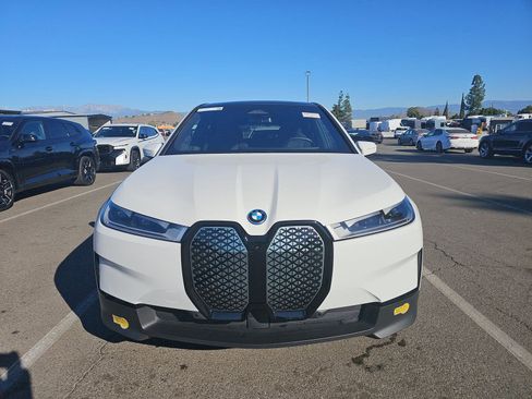 Used 2022 BMW iX xDrive50 w/ Premium Package AWD/4WD image 2