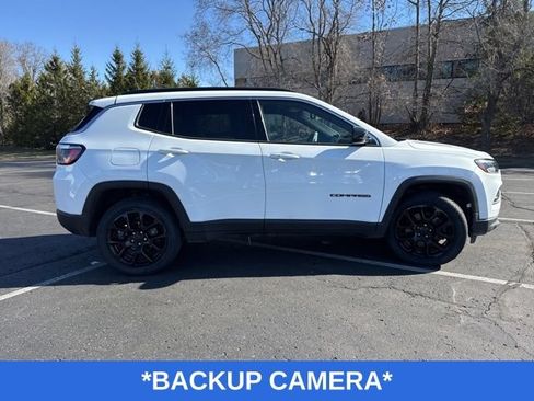 Used 2023 Jeep Compass Latitude AWD/4WD image 5