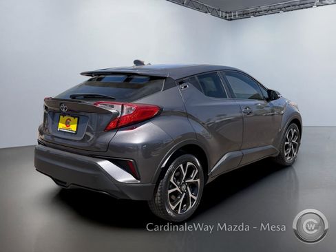 Used 2020 Toyota C-HR XLE FWD image 4