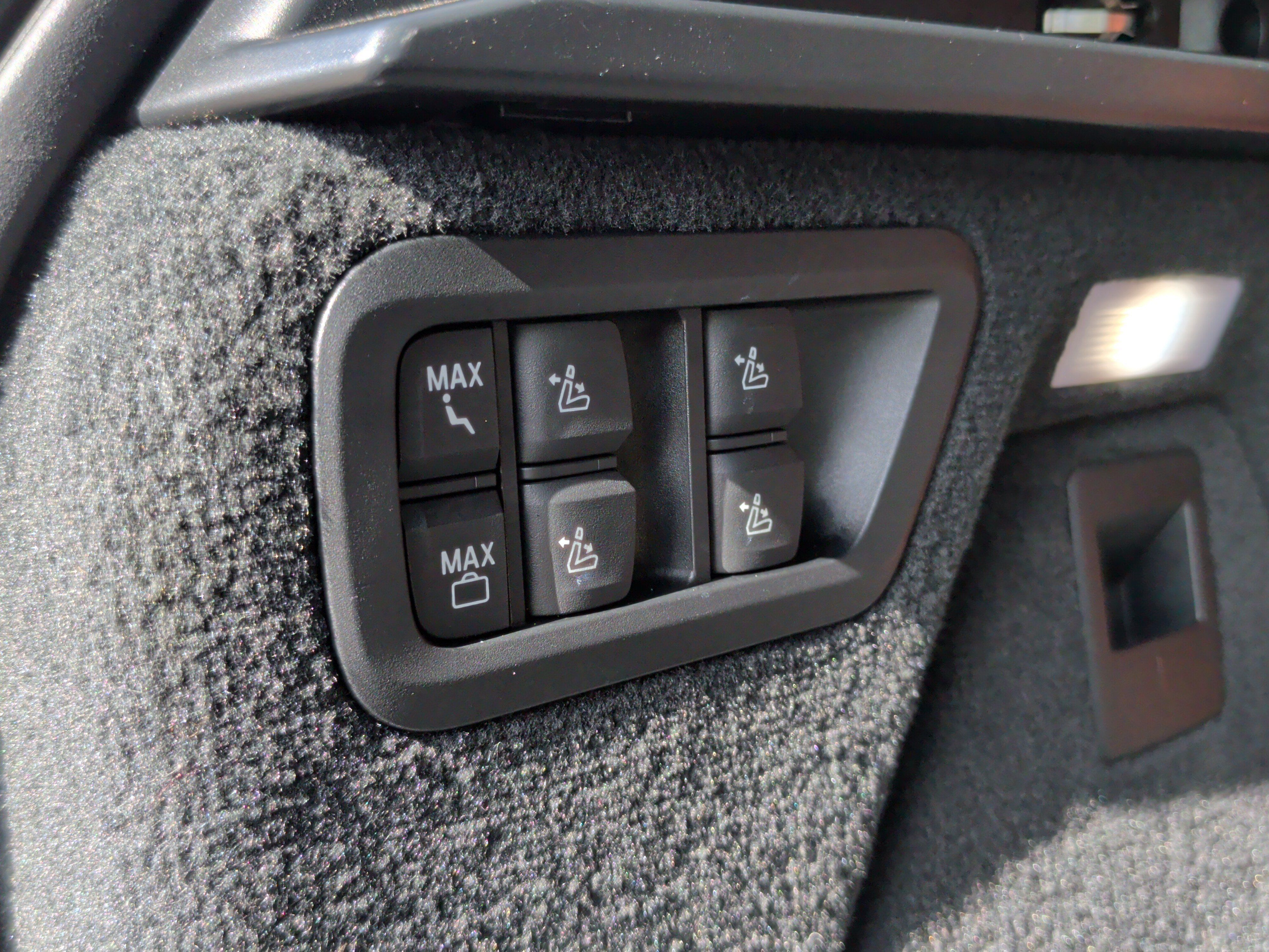 Used 2023 BMW X7 M60i w/ Executive Package AWD/4WD image 47