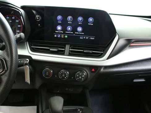 Used 2024 Chevrolet Trax RS w/ Driver Confidence Package FWD image 19