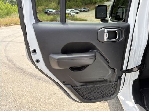 Used 2021 Jeep Wrangler Unlimited Sport AWD/4WD image 21