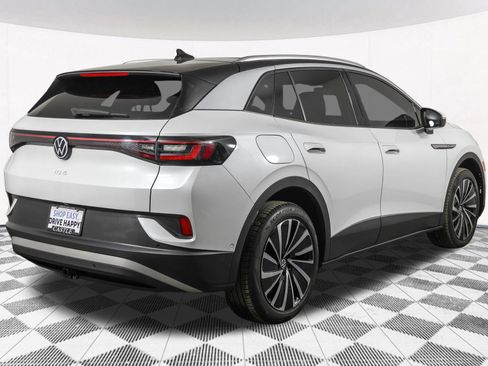 Used 2023 Volkswagen ID.4 Pro S Plus image 16