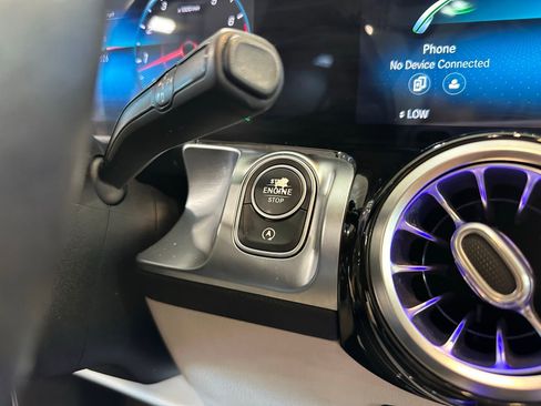 Used 2021 Mercedes-Benz GLB 250 w/ Premium Package image 23