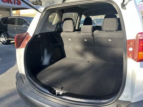 Used 2014 Toyota RAV4 LE FWD image 5