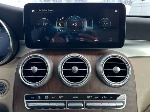 Used 2021 Mercedes-Benz GLC 300 4MATIC image 23