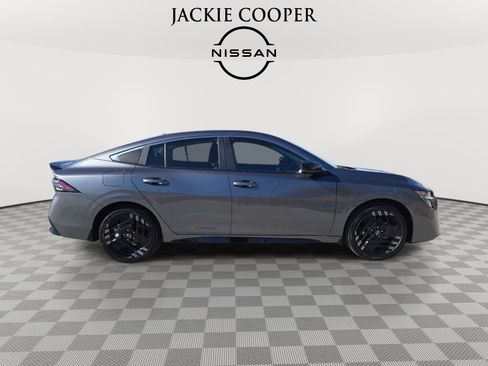 New 2026 Nissan Sentra SR w/ Floor Mat Package image 6