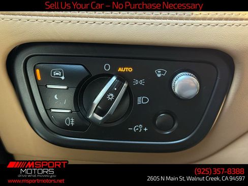 Used 2019 Bentley Bentayga AWD/4WD image 29