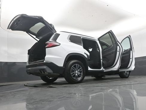 Used 2025 GMC Acadia Elevation FWD image 56