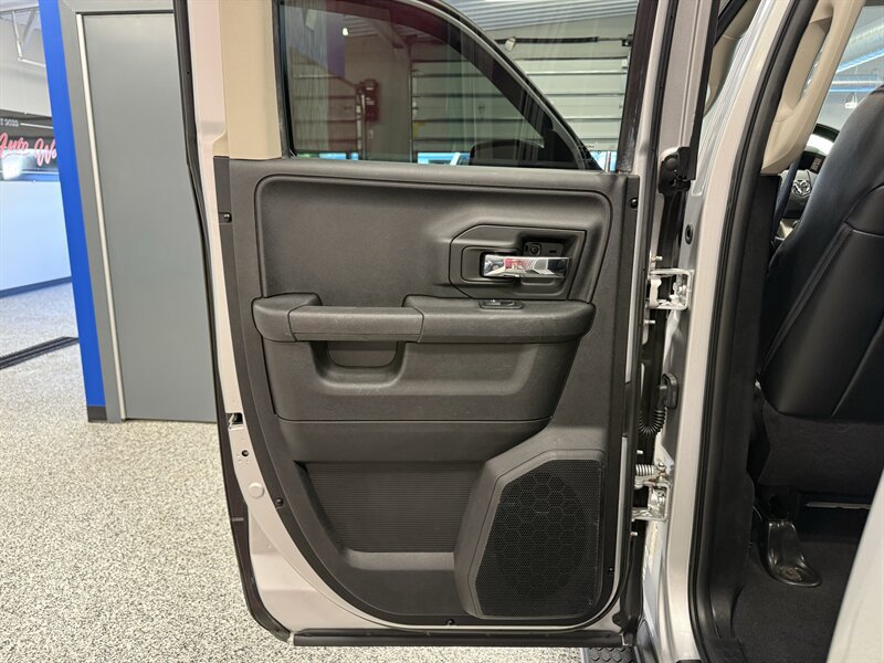 Used 2013 RAM 1500 Laramie w/ Convenience Group AWD/4WD image 27