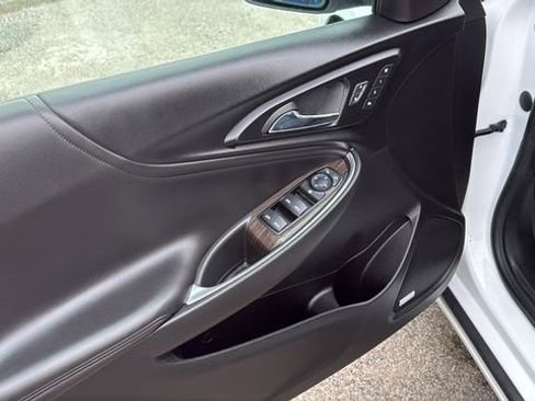 Used 2023 Chevrolet Malibu LT image 16