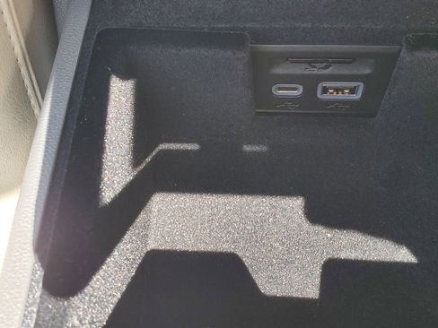 Used 2023 Cadillac XT6 Premium Luxury image 35