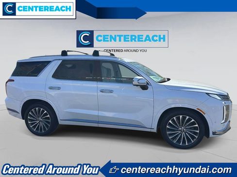 Used 2023 Hyundai Palisade Calligraphy AWD/4WD image 3