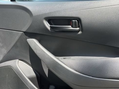 Used 2022 Toyota Corolla LE FWD image 26