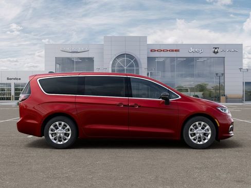 New 2026 Chrysler Pacifica Select AWD/4WD image 22